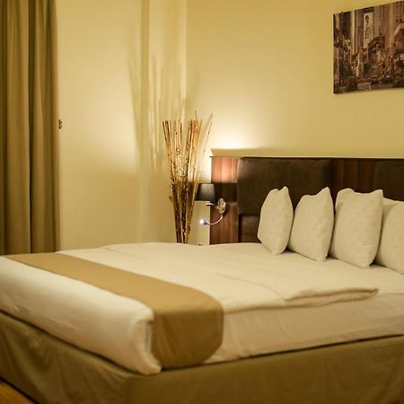 Weekend Hotel & Apartments Маскат Екстериор снимка