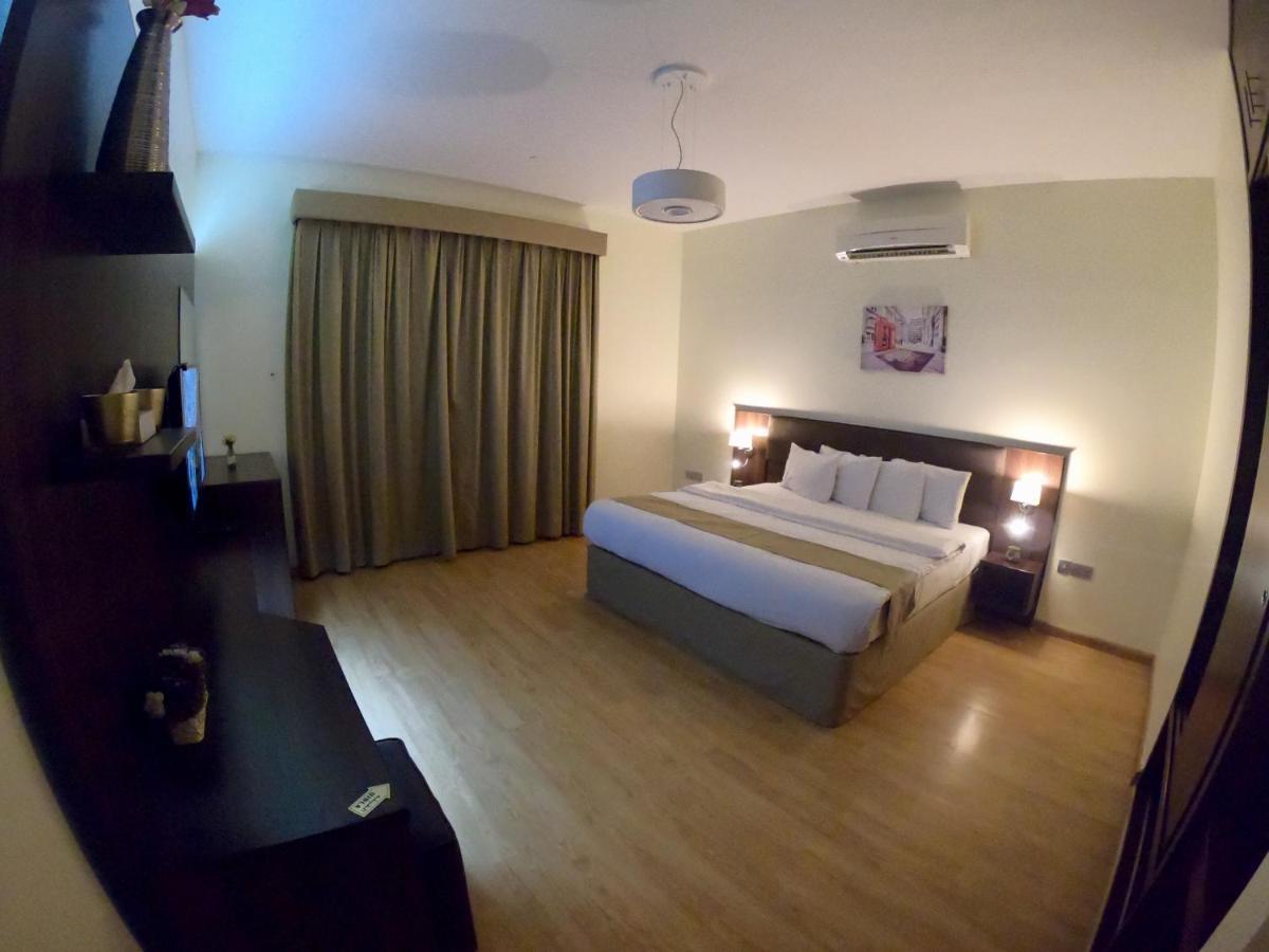 Weekend Hotel & Apartments Маскат Екстериор снимка