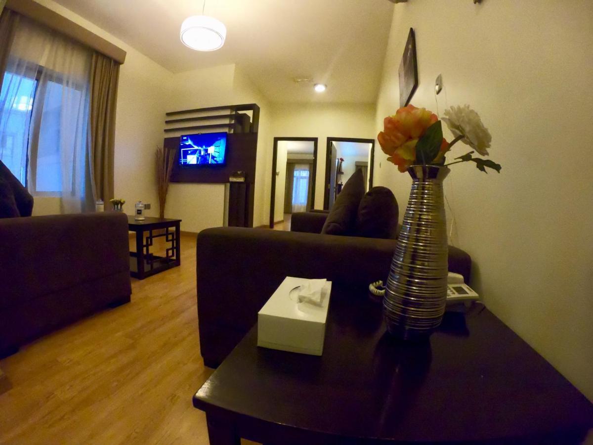 Weekend Hotel & Apartments Маскат Екстериор снимка