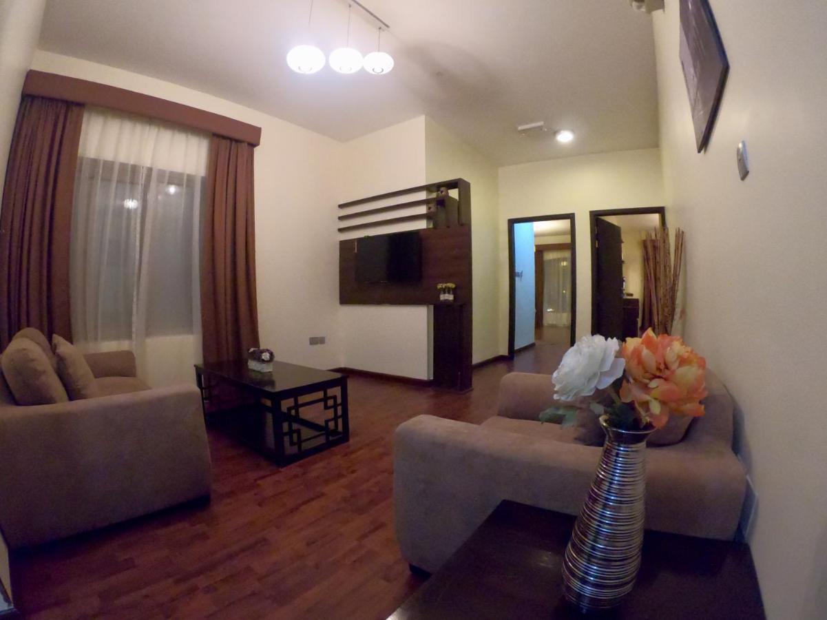Weekend Hotel & Apartments Маскат Екстериор снимка