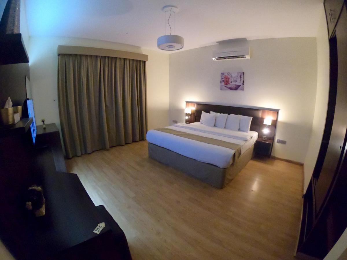 Weekend Hotel & Apartments Маскат Екстериор снимка