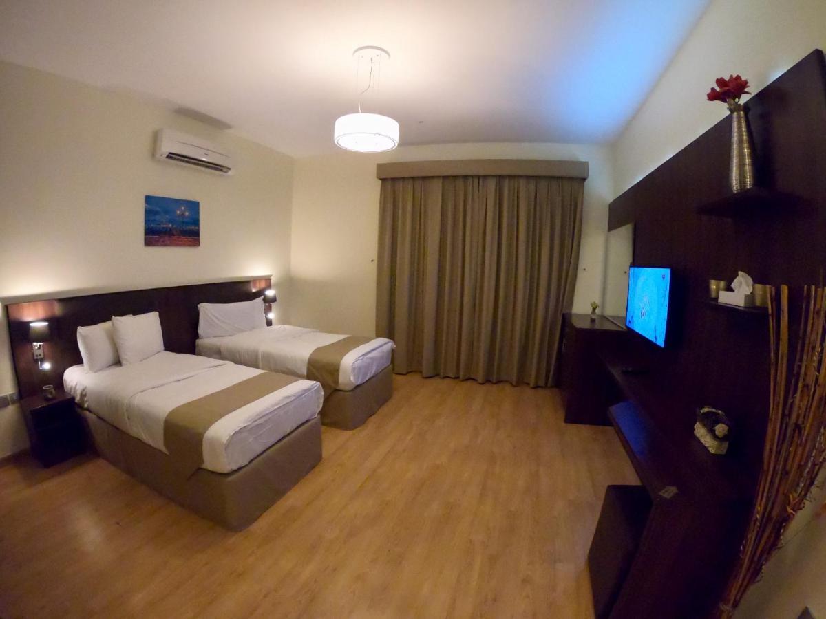 Weekend Hotel & Apartments Маскат Екстериор снимка