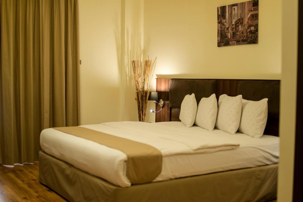 Weekend Hotel & Apartments Маскат Екстериор снимка
