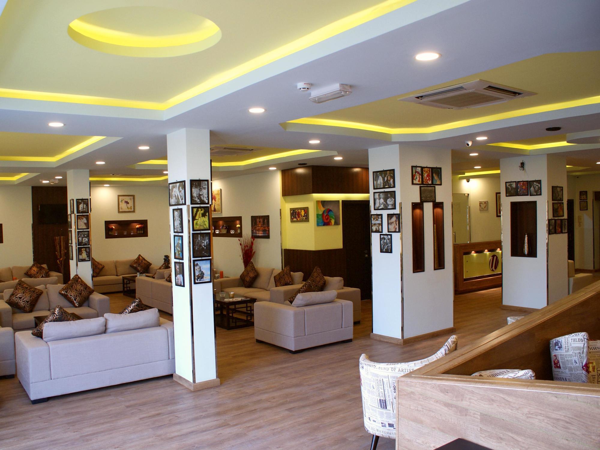 Weekend Hotel & Apartments Маскат Екстериор снимка