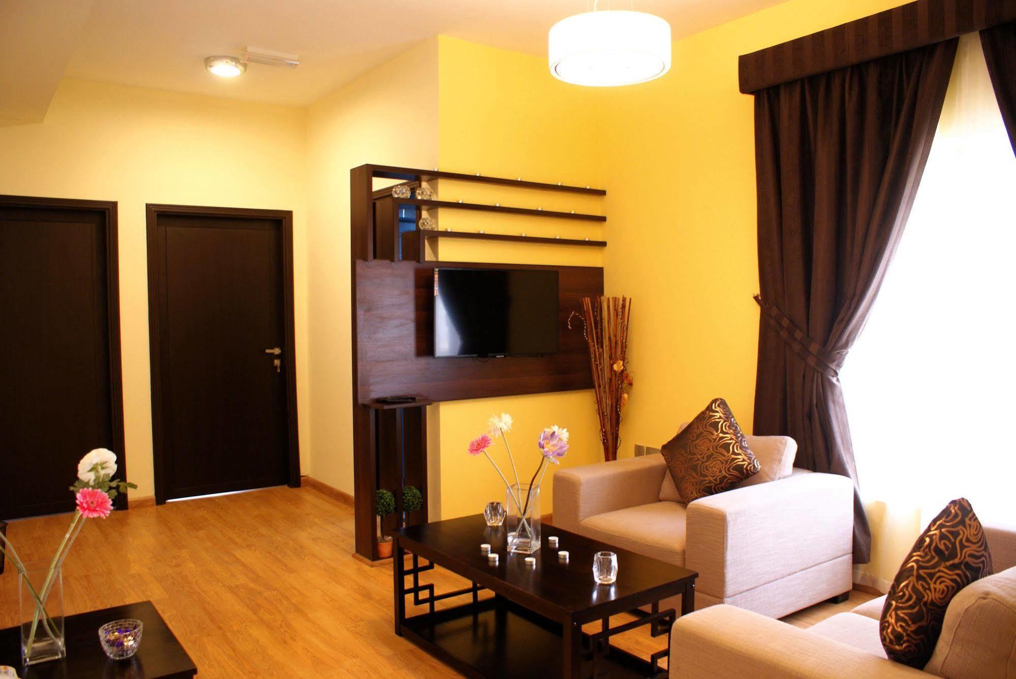 Weekend Hotel & Apartments Маскат Екстериор снимка