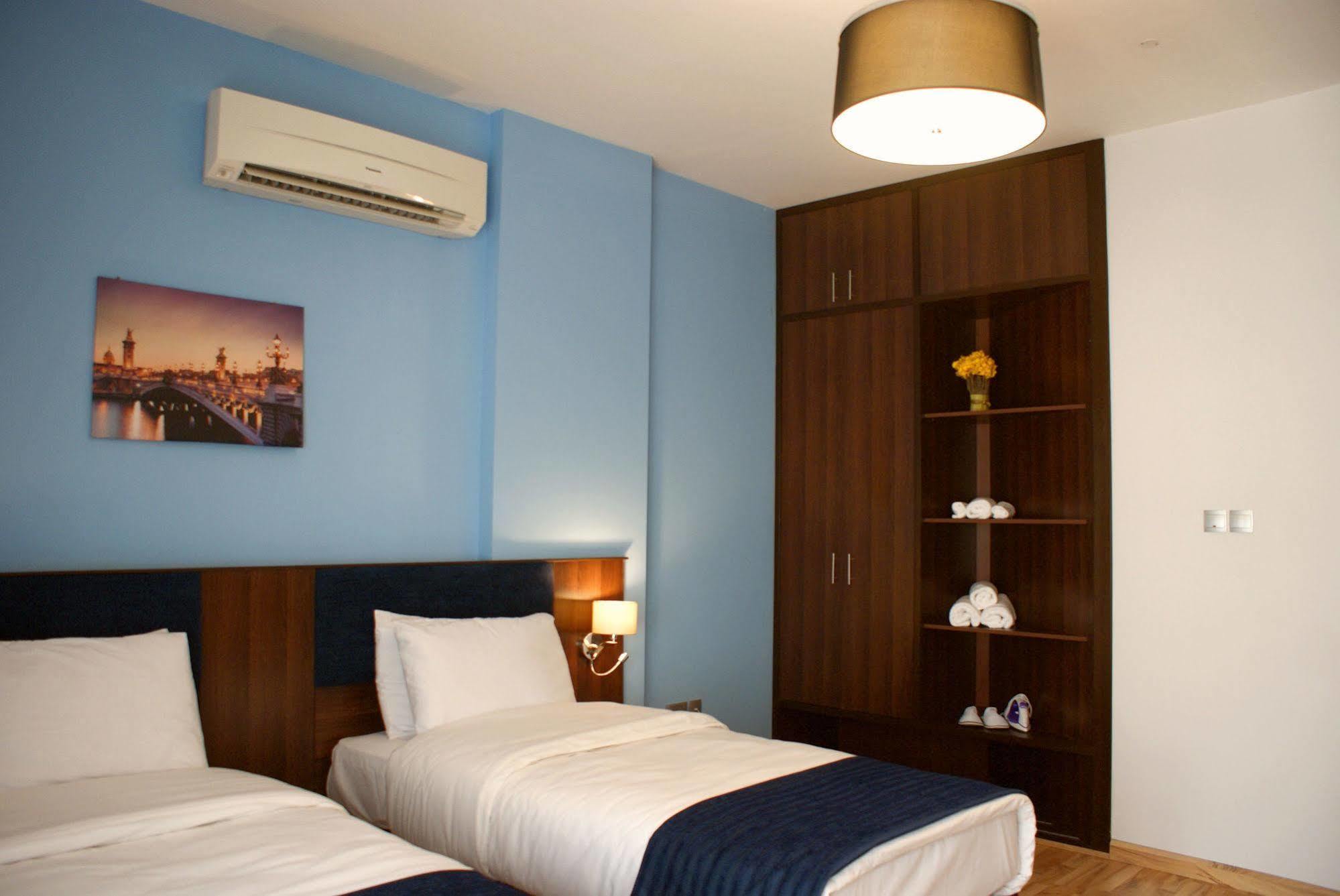Weekend Hotel & Apartments Маскат Екстериор снимка