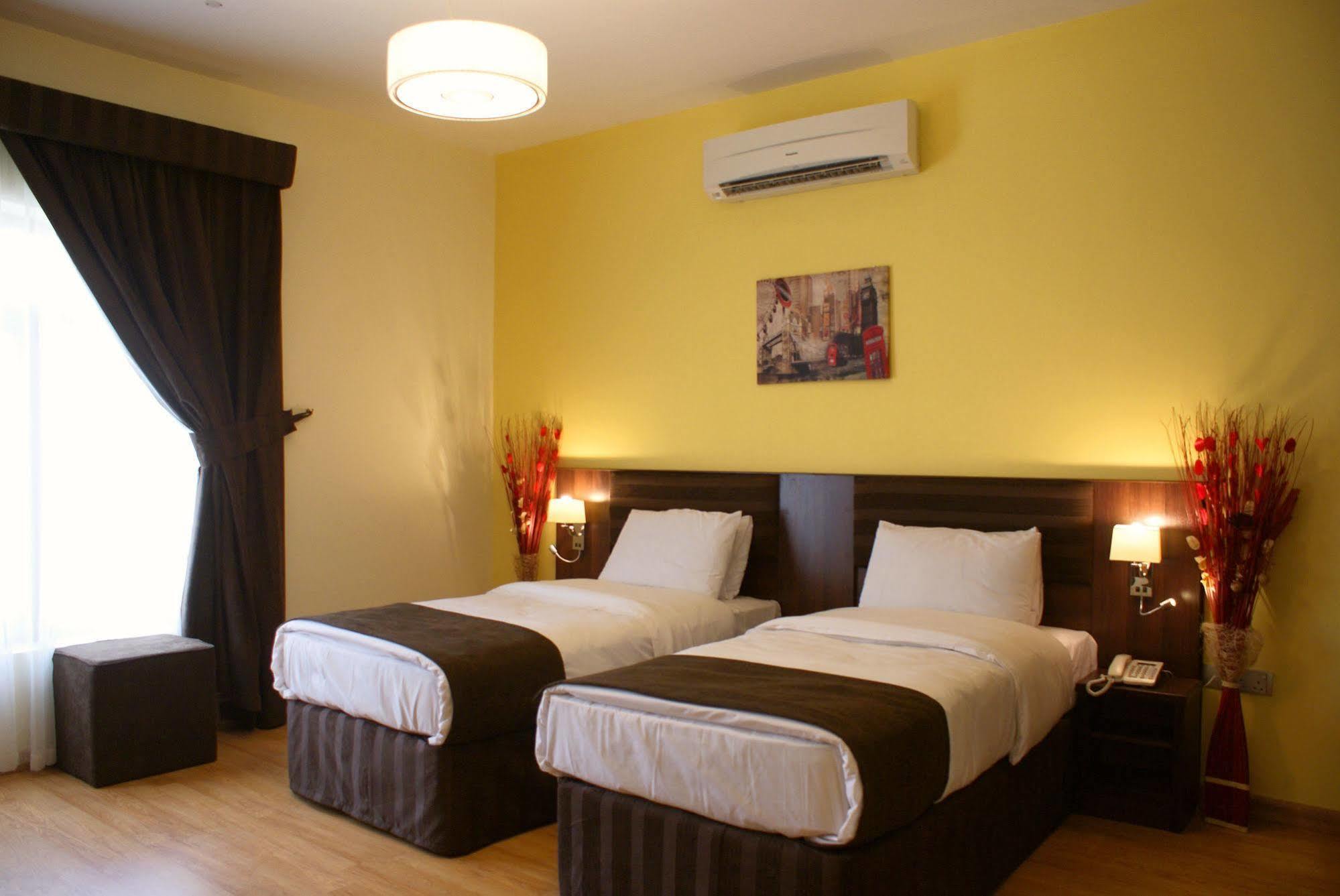 Weekend Hotel & Apartments Маскат Екстериор снимка